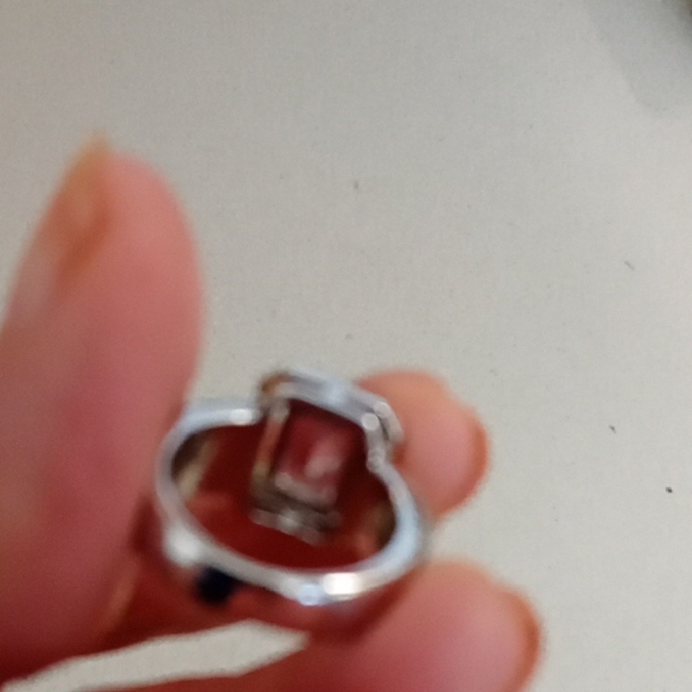 Source Unknown Silver Ring With Clear Gemstone - image 4